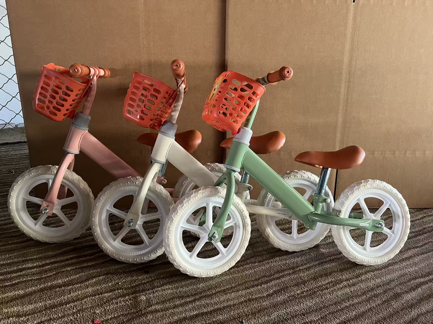 Children's balance car, electric three-wheeled folding children's balance car, electric balance car, elderly and children, tablet computer, electric balance car, folding children's balance car, balance car, electric three-wheeled balance car Item Picture