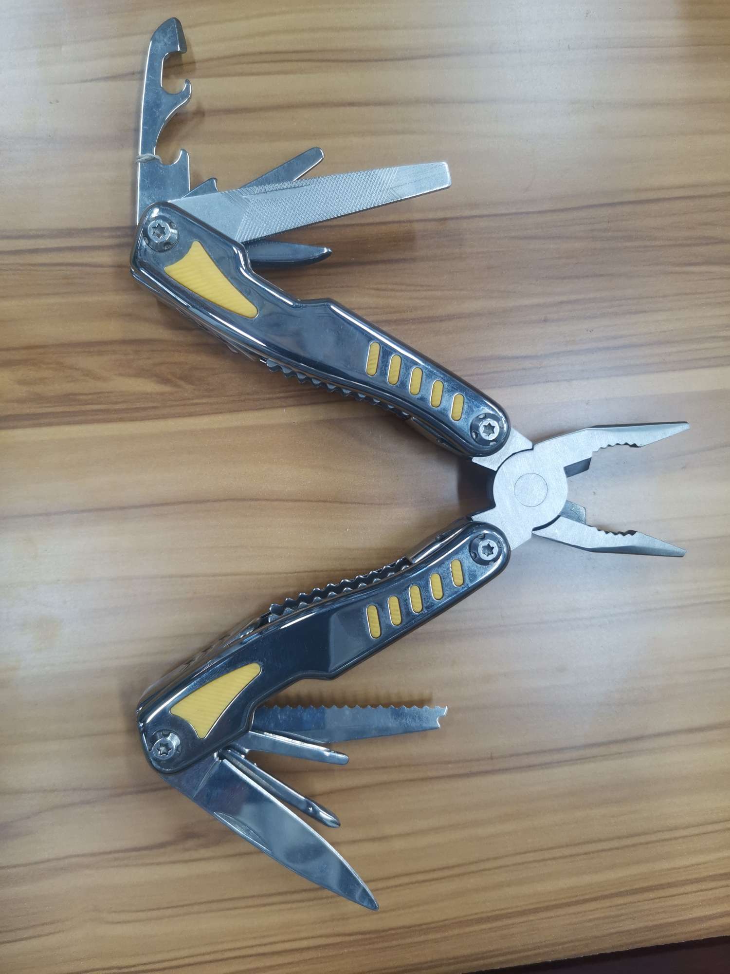 多功能钳产品图
