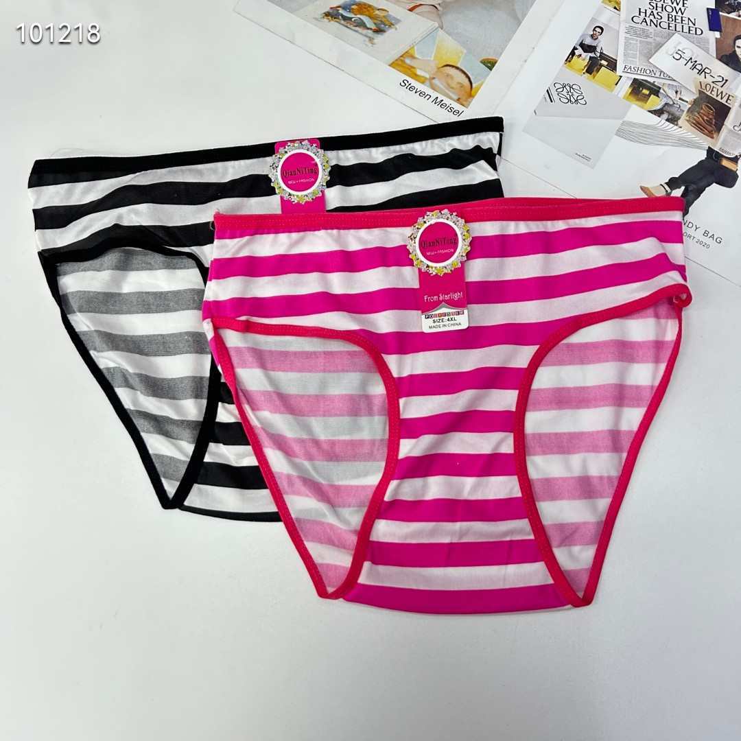 女士三角裤实物图