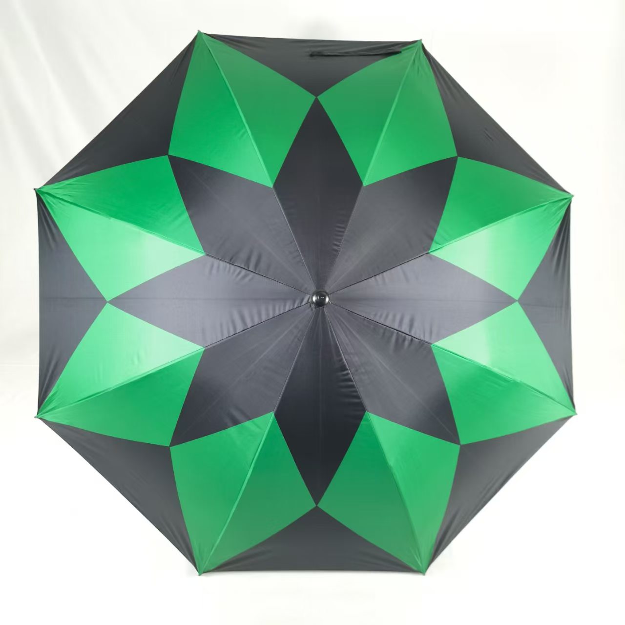 Large umbrellas provide sun protection, shield from the sun and wind. Disposable umbrellas are waterproof details Picture