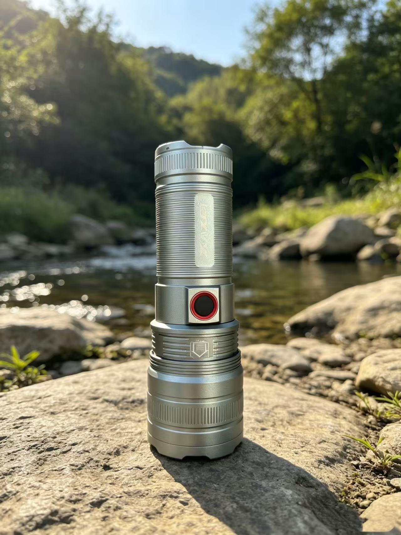 Xingao light luz brillante linterna recargable súper brillante luz de campamento al aire libre multifunción recargable tesoro estilo linterna de aleación de aluminio modelo XA-B702 Application Scenario