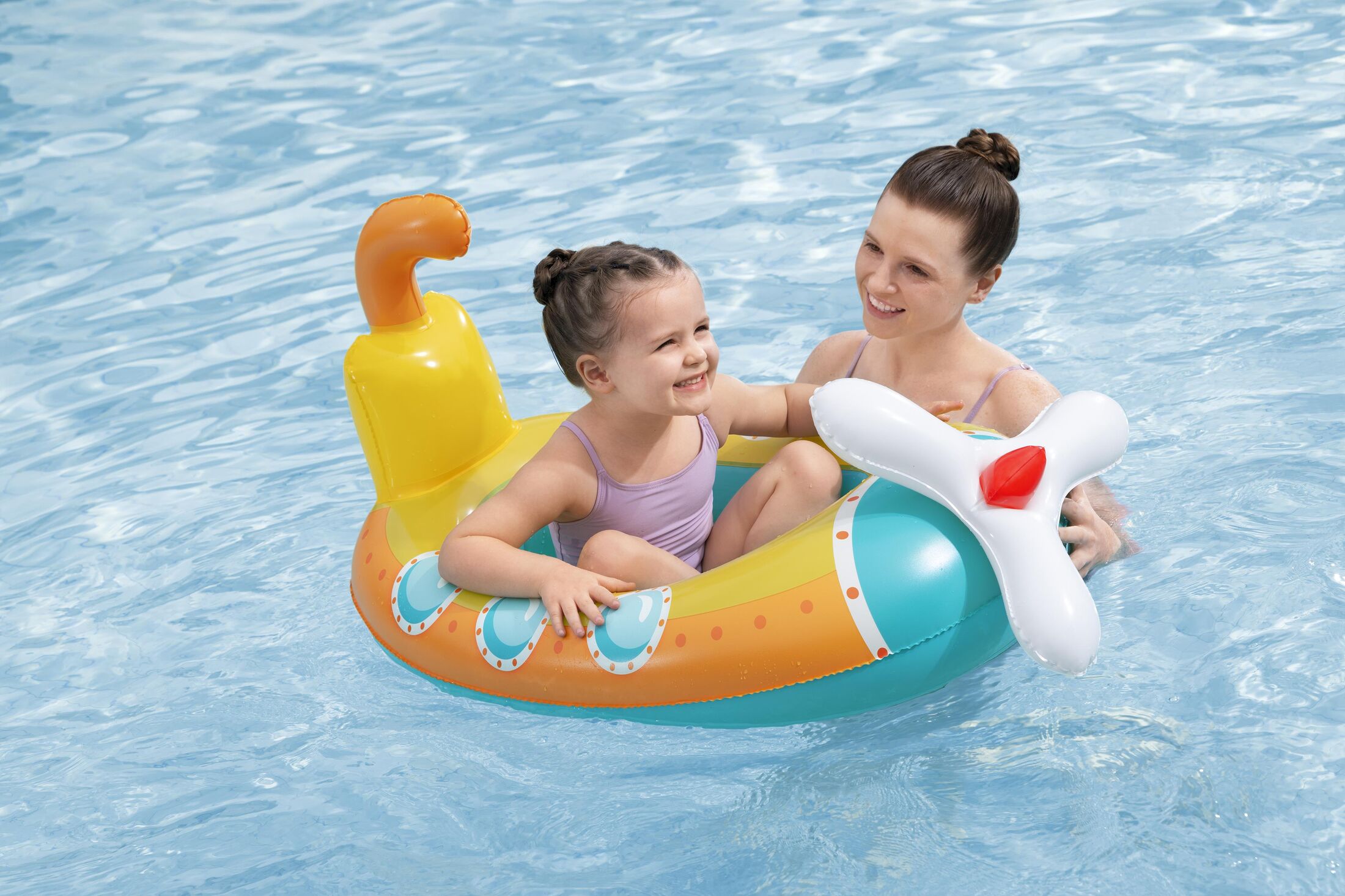 Bestway34213 inflatable dolls, children's swimming pool toys, summer outdoor products Application Scenario