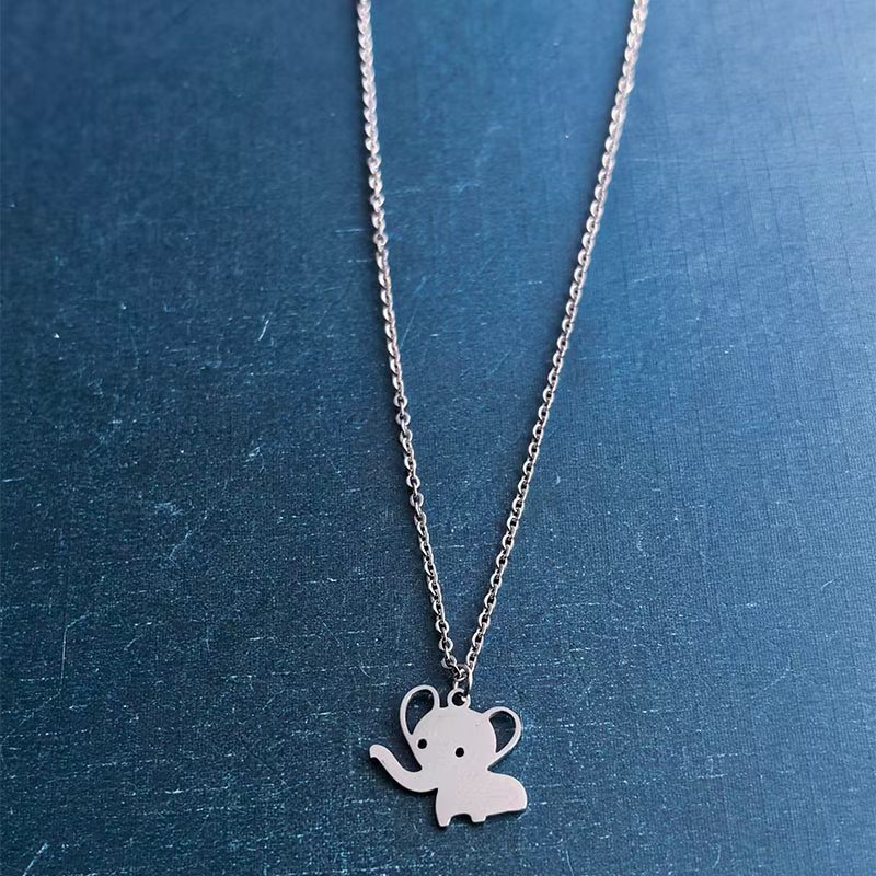 Cross-border foreign trade mini cute little elephant titanium steel stainless steel bracelet pendant, handcrafted DIY jewelry accessory hanging piece trend Specification image