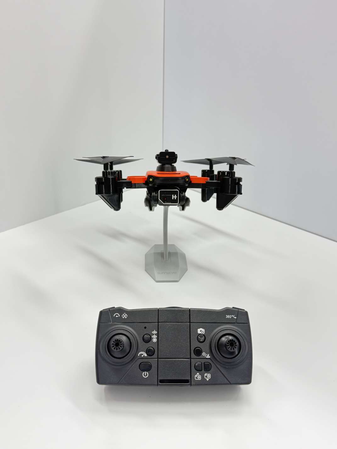 Small four-axis folding drone toy detail image 9
