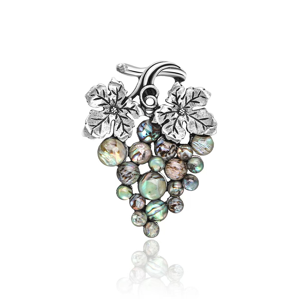 Wholesale of new fashionable and creative alloy abalone shell grape brooch accessories from the manufacturer