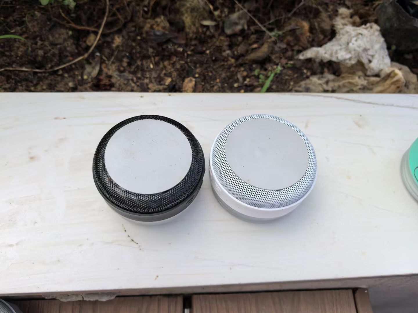 In stock, there are medium-sized beer mug speakers, car cup speakers, cooling cups, coffee cup speakers, and seven-color waterproof Bluetooth speakers. They are compact and portable pic 6