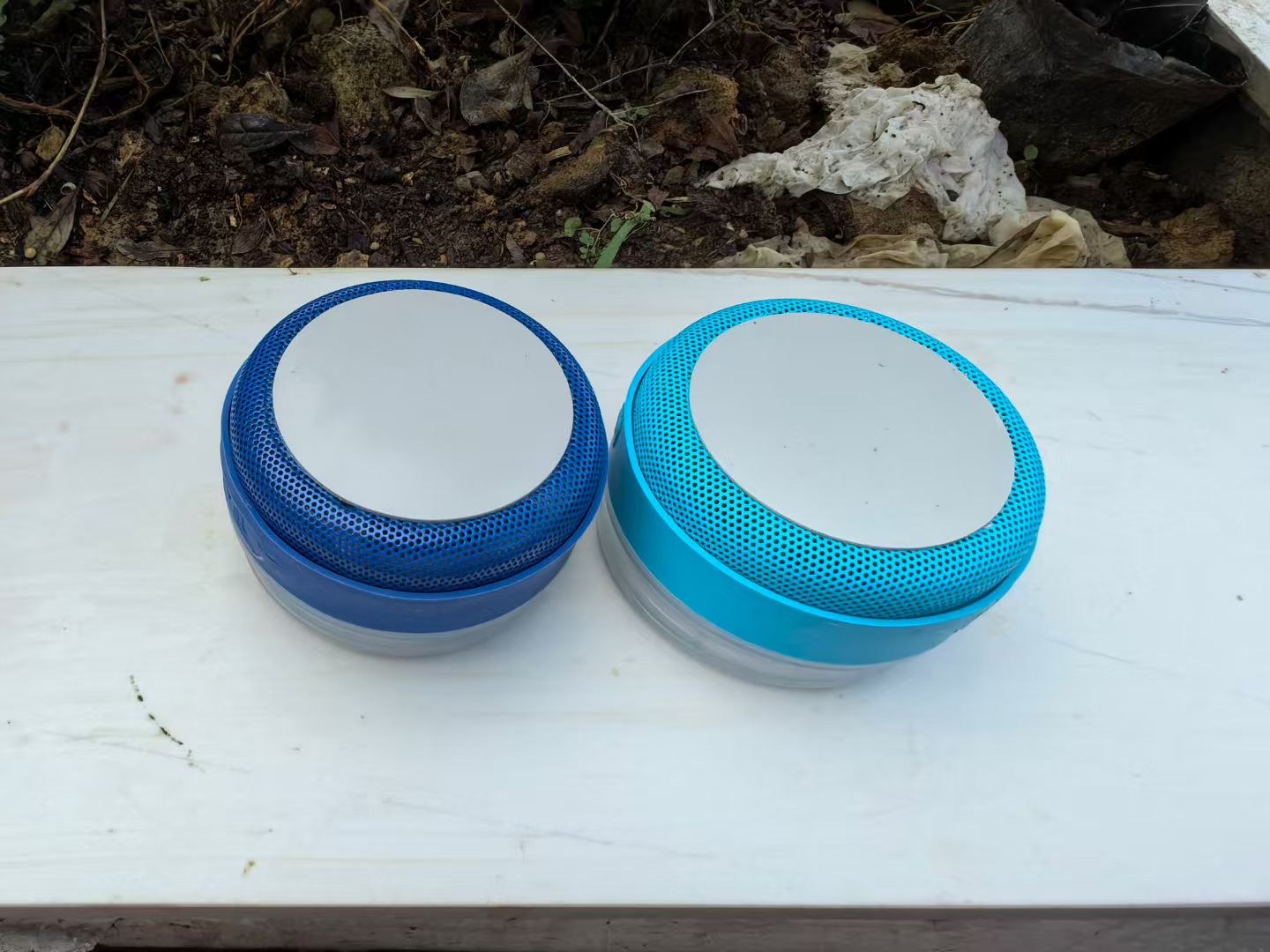 In stock, there are medium-sized beer mug speakers, car cup speakers, cooling cups, coffee cup speakers, and seven-color waterproof Bluetooth speakers. They are compact and portable pic 3