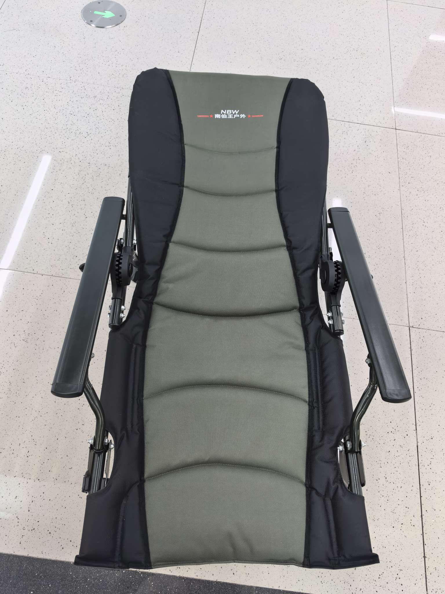 野营折叠桌椅实物图