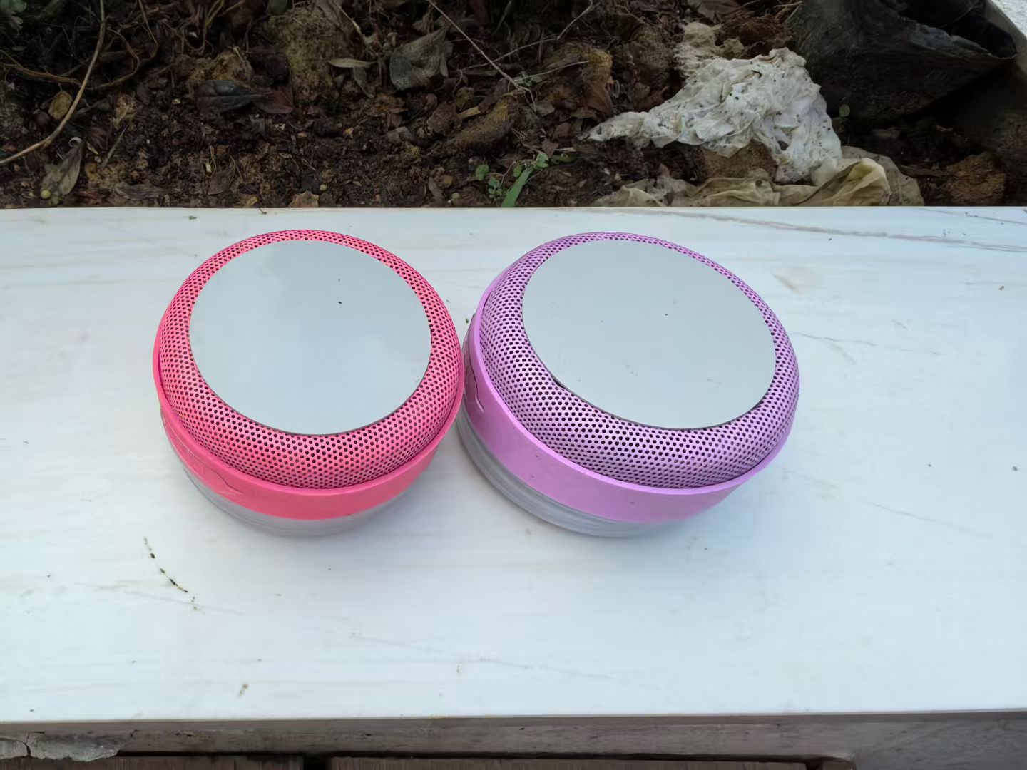 In stock, there are medium-sized beer mug speakers, car cup speakers, cooling cups, coffee cup speakers, and seven-color waterproof Bluetooth speakers. They are compact and portable pic 4