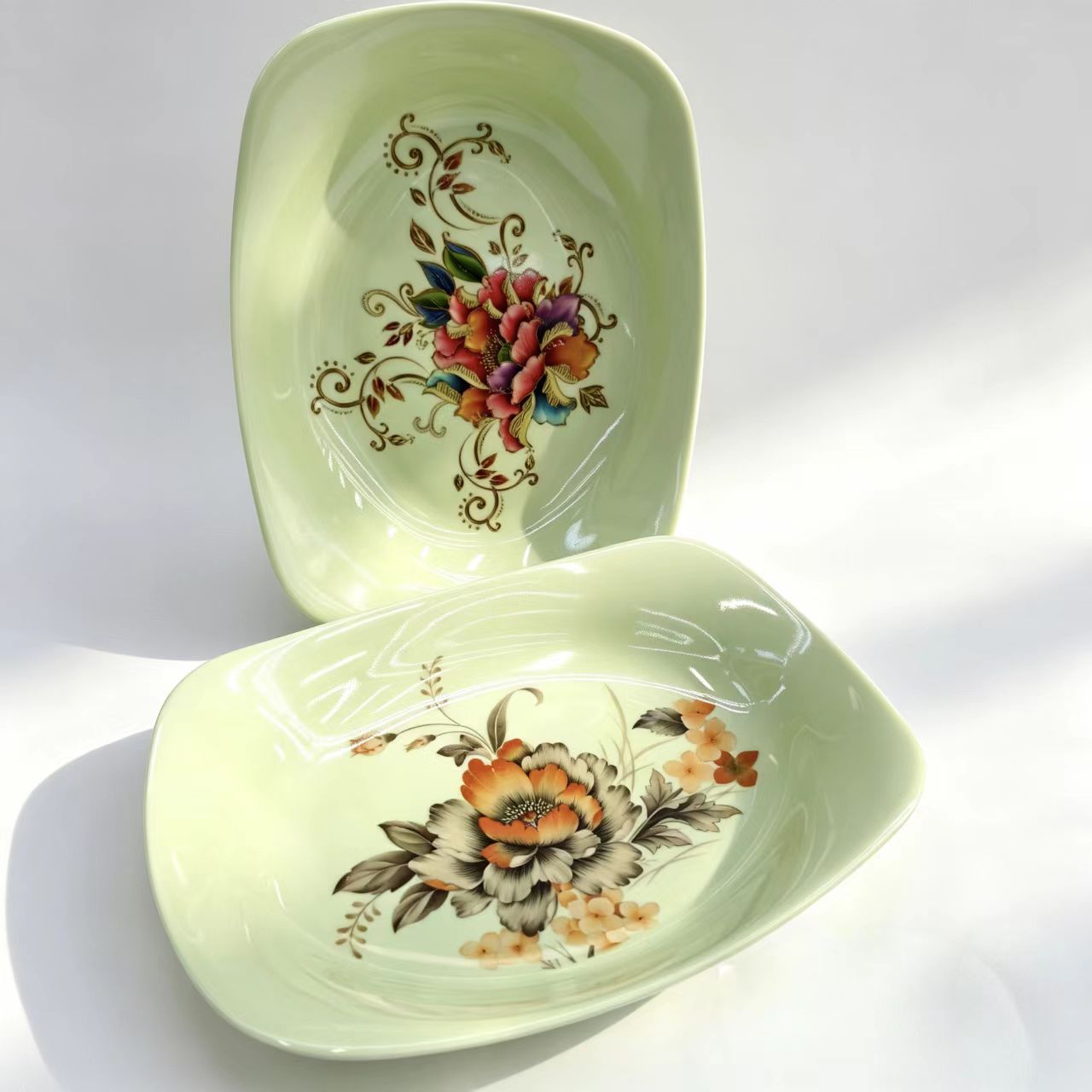 Melamine tableware in stock, wholesale melamine tableware sets, straight-hair floral pattern shallow plates, 10-inch vinegar plates, fruit shell melamine material, commercial tableware for hotels and restaurants