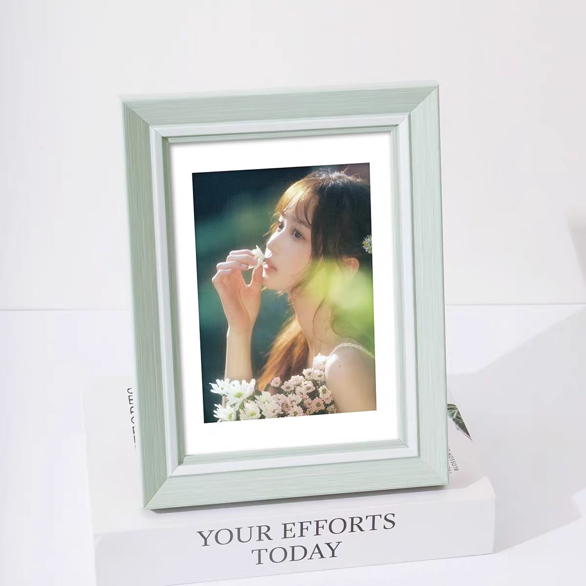 High-end hanging butterfly specimen photo frame framing details Picture