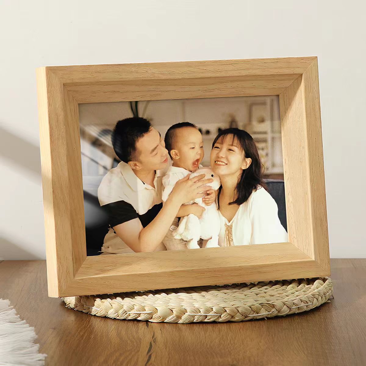 The girl butterfly specimen in the photo is framed in a high-end hanging photo frame Item Picture