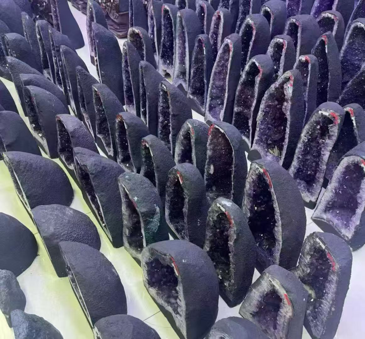 Dinosaur egg amethyst cave ornaments, natural crystal rough stone accessories, natural crystal handicrafts Application Scenario