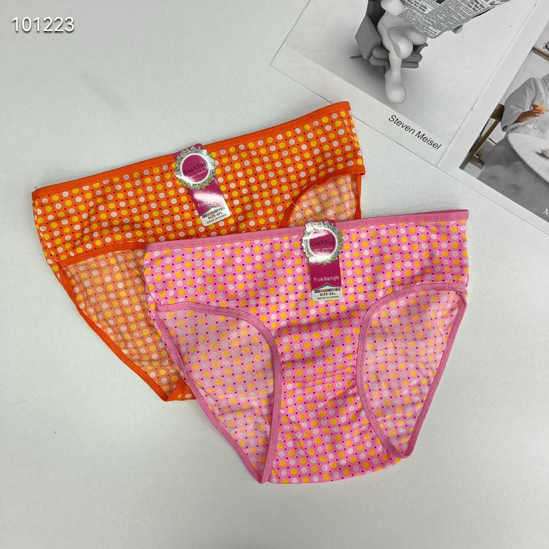 女士三角裤实物图