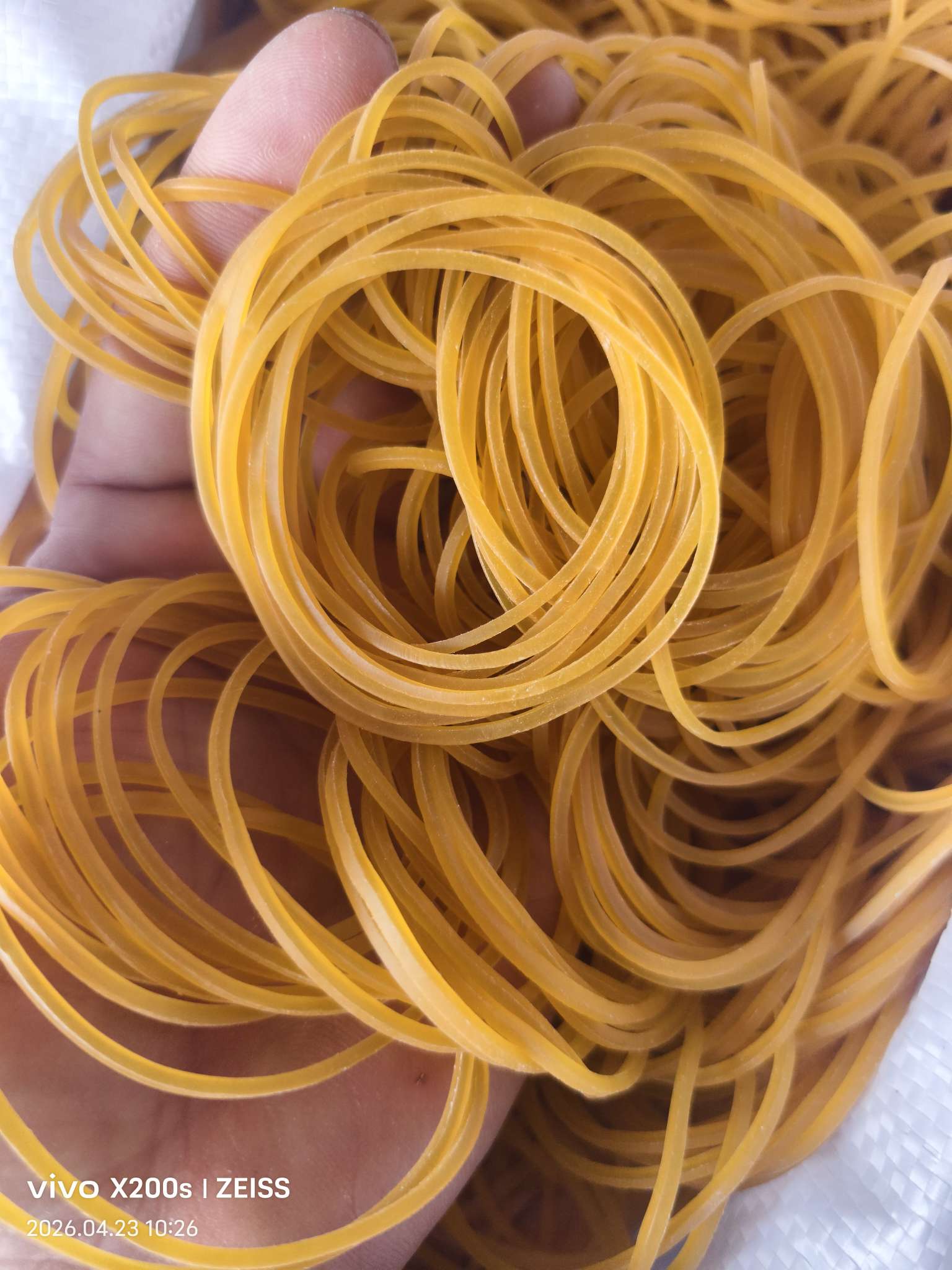 Free shipping of imported rubber bands from Vietnam, high-temperature resistant and anti-aging rubber rings, yellow rubber bands and cowhide bands details Picture