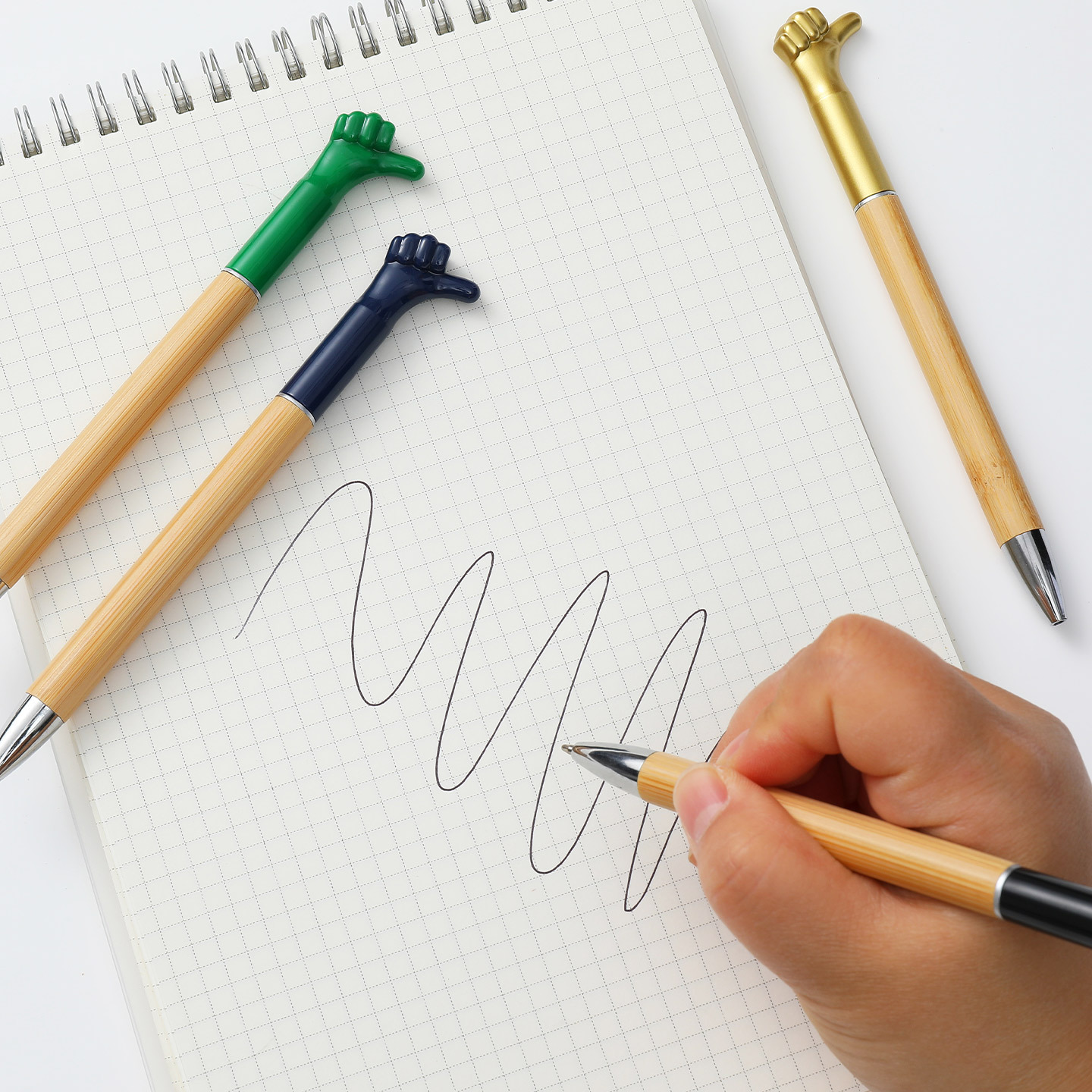 Ballpoint pen-shaped thumb ballpoint pen, bamboo accessory, ballpoint pen-shaped writing, comfortable and anti-slip design, suitable for students and offices Item Picture