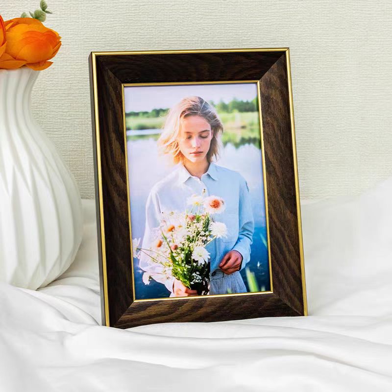 A high-end hanging photo frame with a golden photo frame for butterfly specimens Specification image