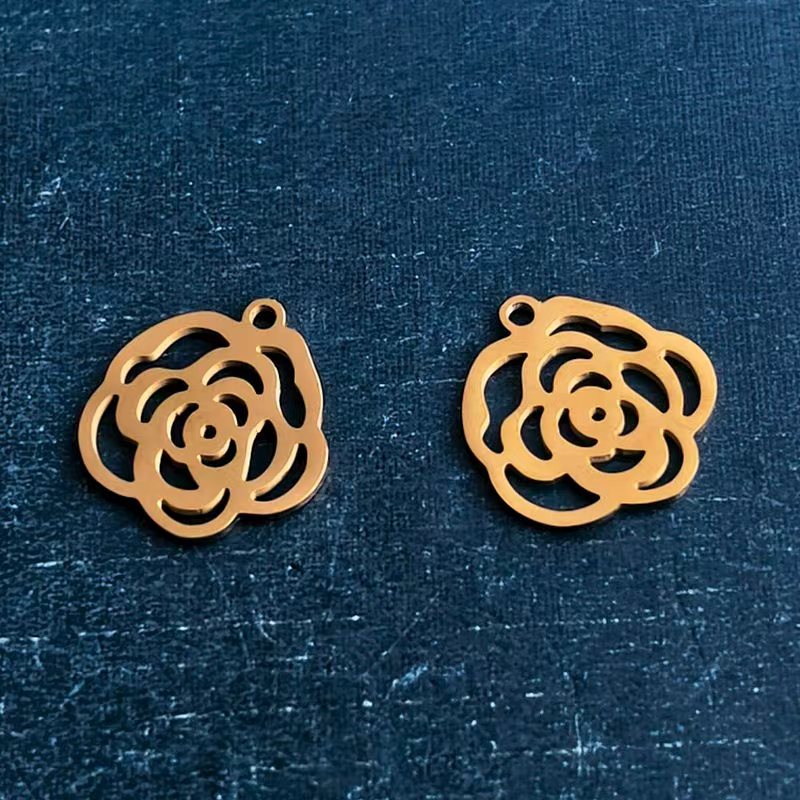 Cross-border titanium steel and stainless steel flower, rose pendant, bracelet, necklace DIY jewelry accessories, fashionable and personalized detail image 5