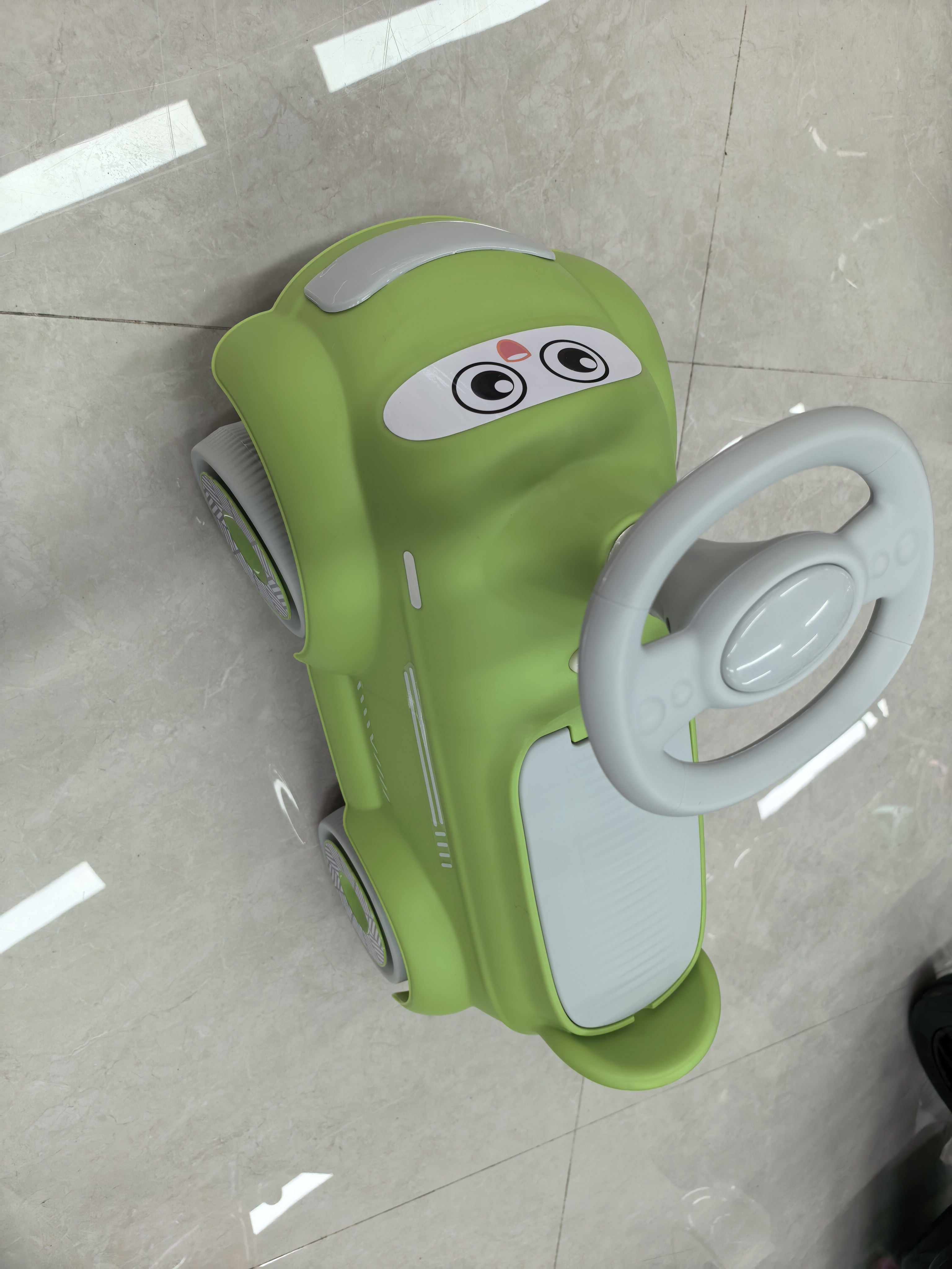 儿童带音乐扭扭车