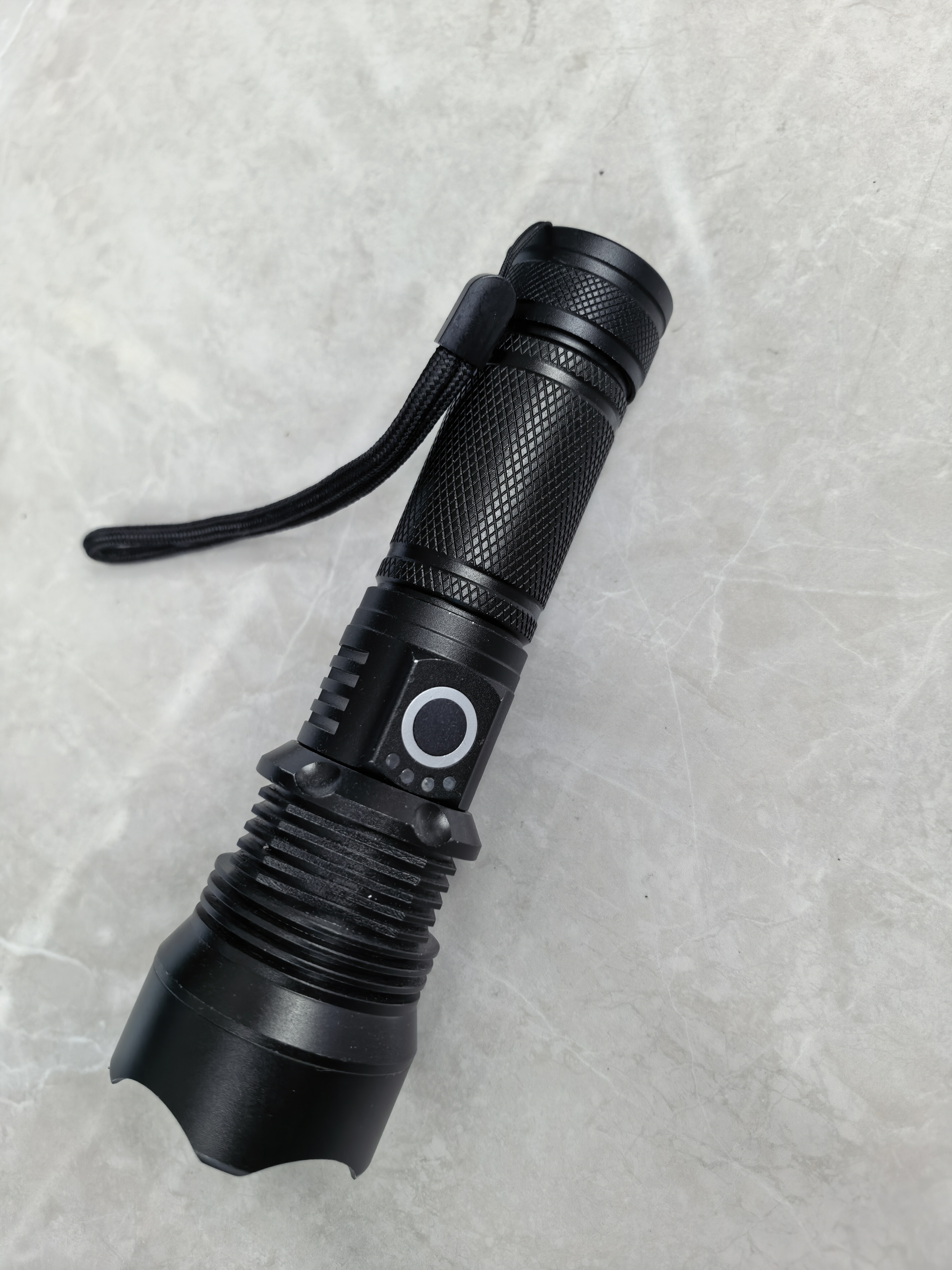 High-intensity aluminum alloy flashlight