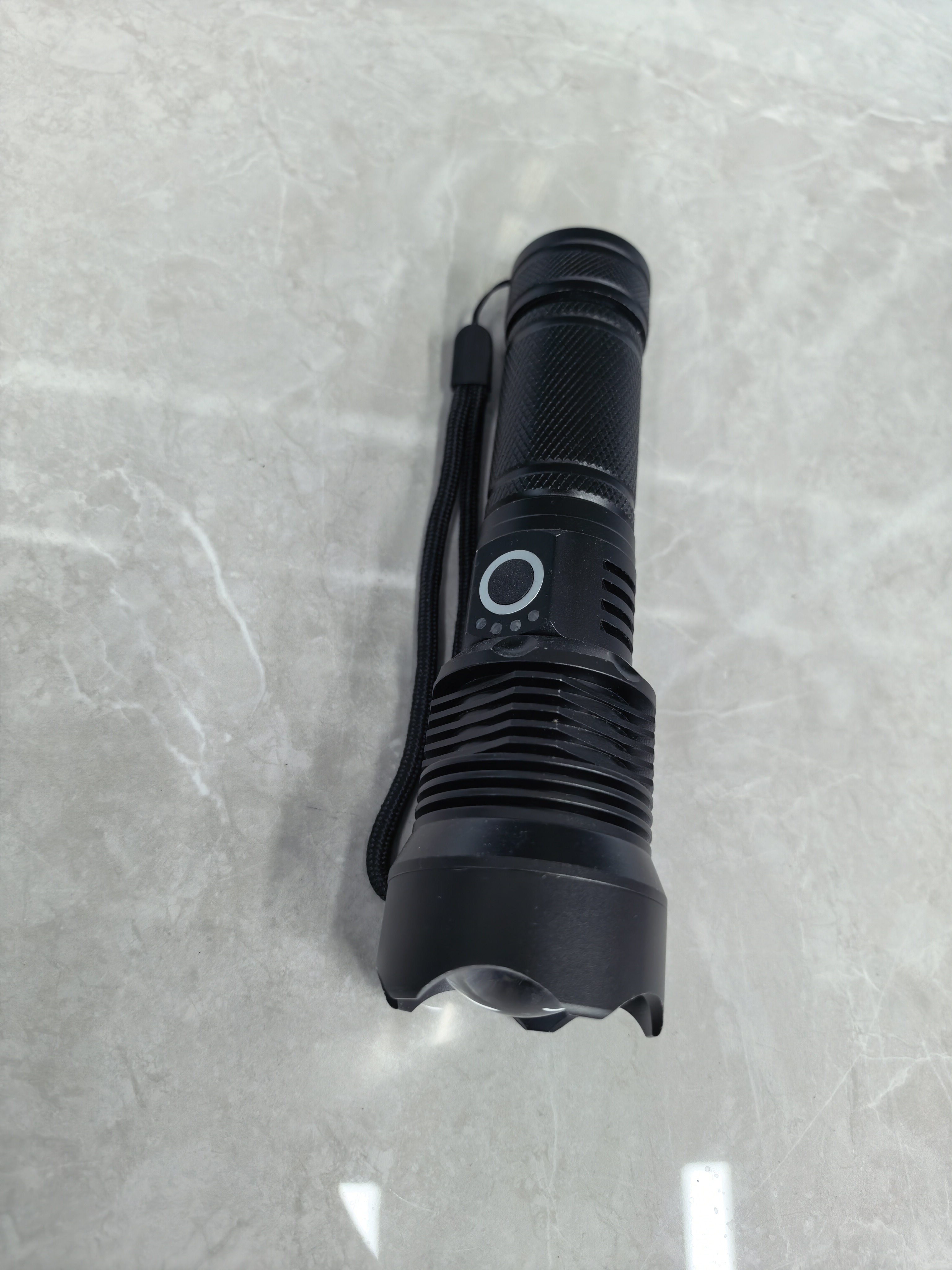 High-intensity aluminum alloy flashlight Application Scenario