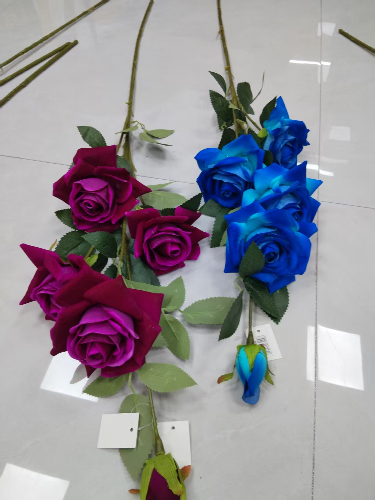 Simulated tall branch 4-flower 1-bud velvet fabric rose bouquet manufacturer, direct crown, wrapped rose, plastic flower, artificial flower, silk flower, artificial flower, wedding indoor and outdoor DIY decorative flower, shooting props, in stock, replenishing cabinet