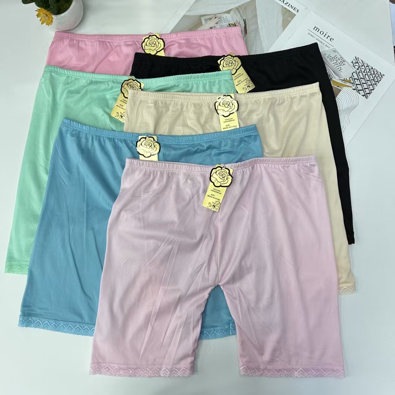 DD-551# 36-head mixed-color girls' leg pants for export. Girls' solid-color leggings are selling well. African girls' leggings with lace edges and super low prices. Girls' leg pants QNI Item Picture