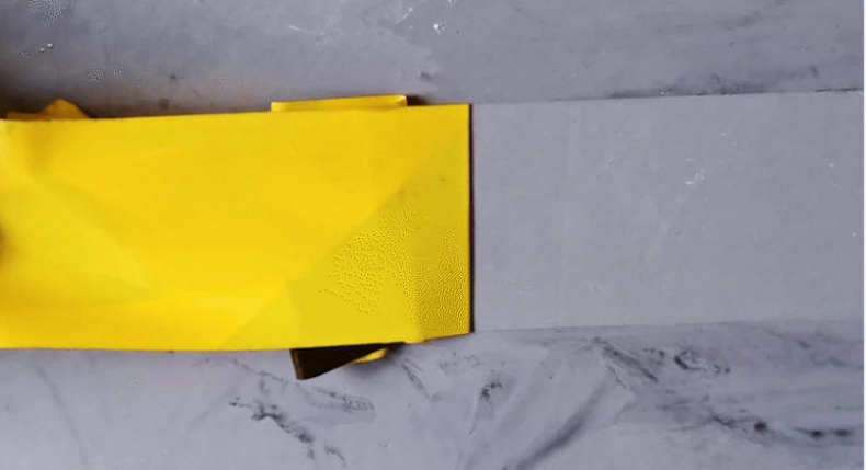 Cinta de advertencia amarilla negra de PVC con alerta fuerte de alta visibilidad amarillo cebra landmark patch resistente al desgaste resistente al agua fácil de pegar descuento por tiempo limitado 4.8cm*30m pic 5