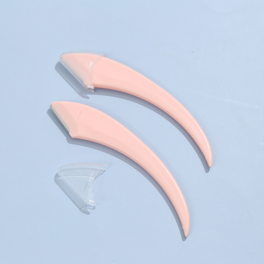 With eyebrow comb, eyebrow clipper, eyebrow clipper combination eyebrow shaping tools, eyebrow trimmer, eyebrow shaping knife Specification drawing