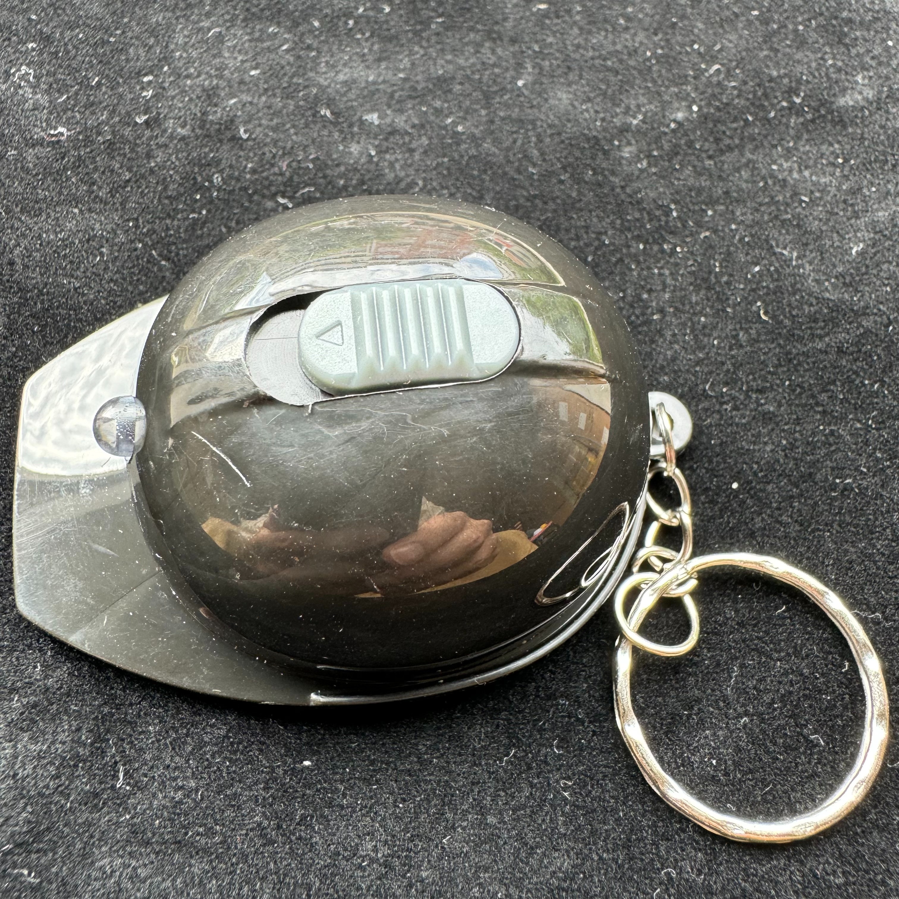 Luminous toy bottle opener, safety helmet, white light keychain lamp, small pendant, small gift event, factory direct sales, Gao Gao electronic toys 222222222222222 details Picture