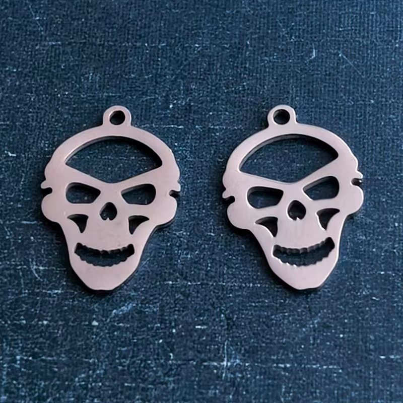 Cross-border foreign trade DIY jewelry accessories, Halloween skull pendant, bracelet, necklace, titanium steel, stainless steel, personalized and trendy