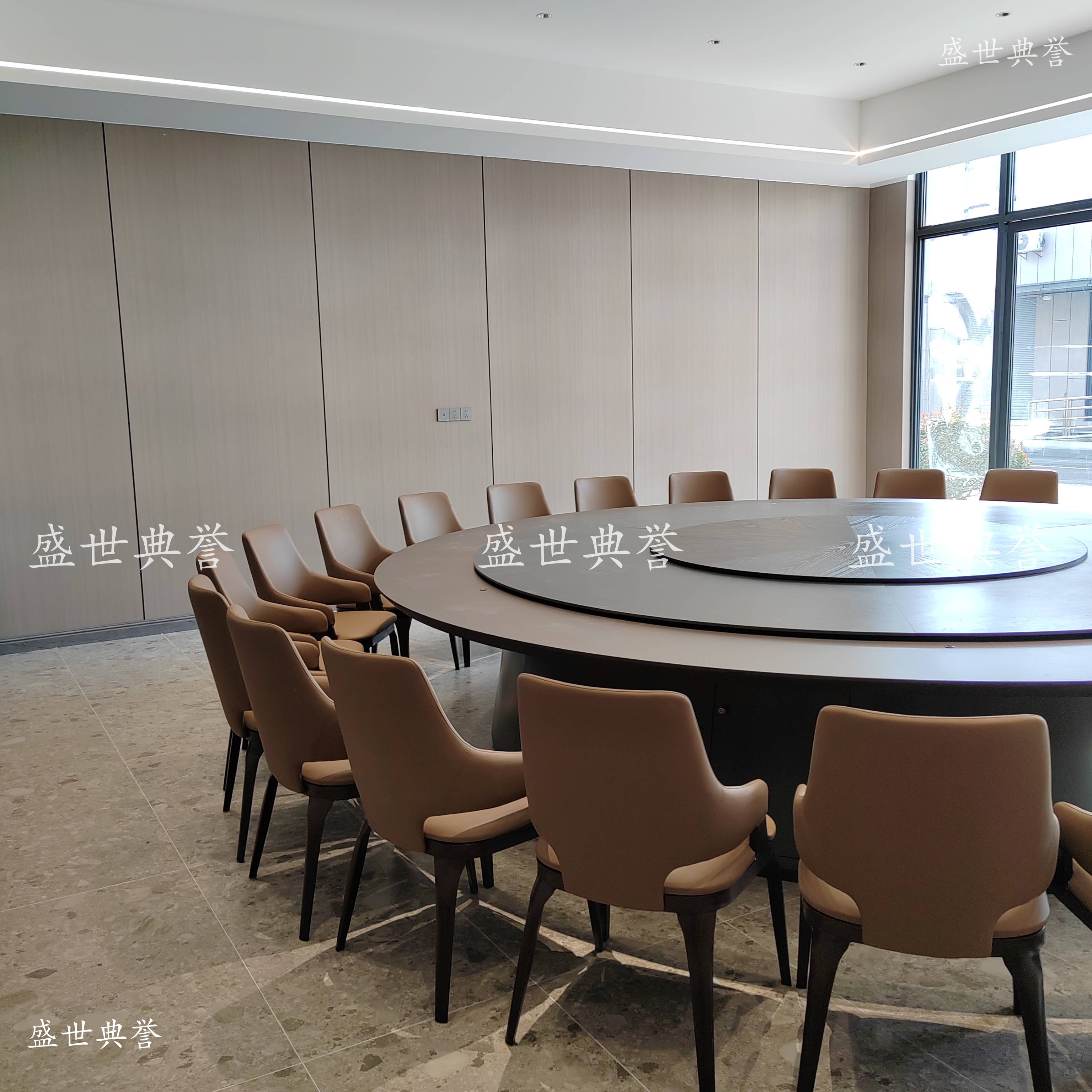 Electric tables and chairs for private rooms in Xinyu International Hotel, mountain and wild-style dining chairs for the courtyard restaurant, and modern and simple chairs for the local cuisine restaurant details Picture