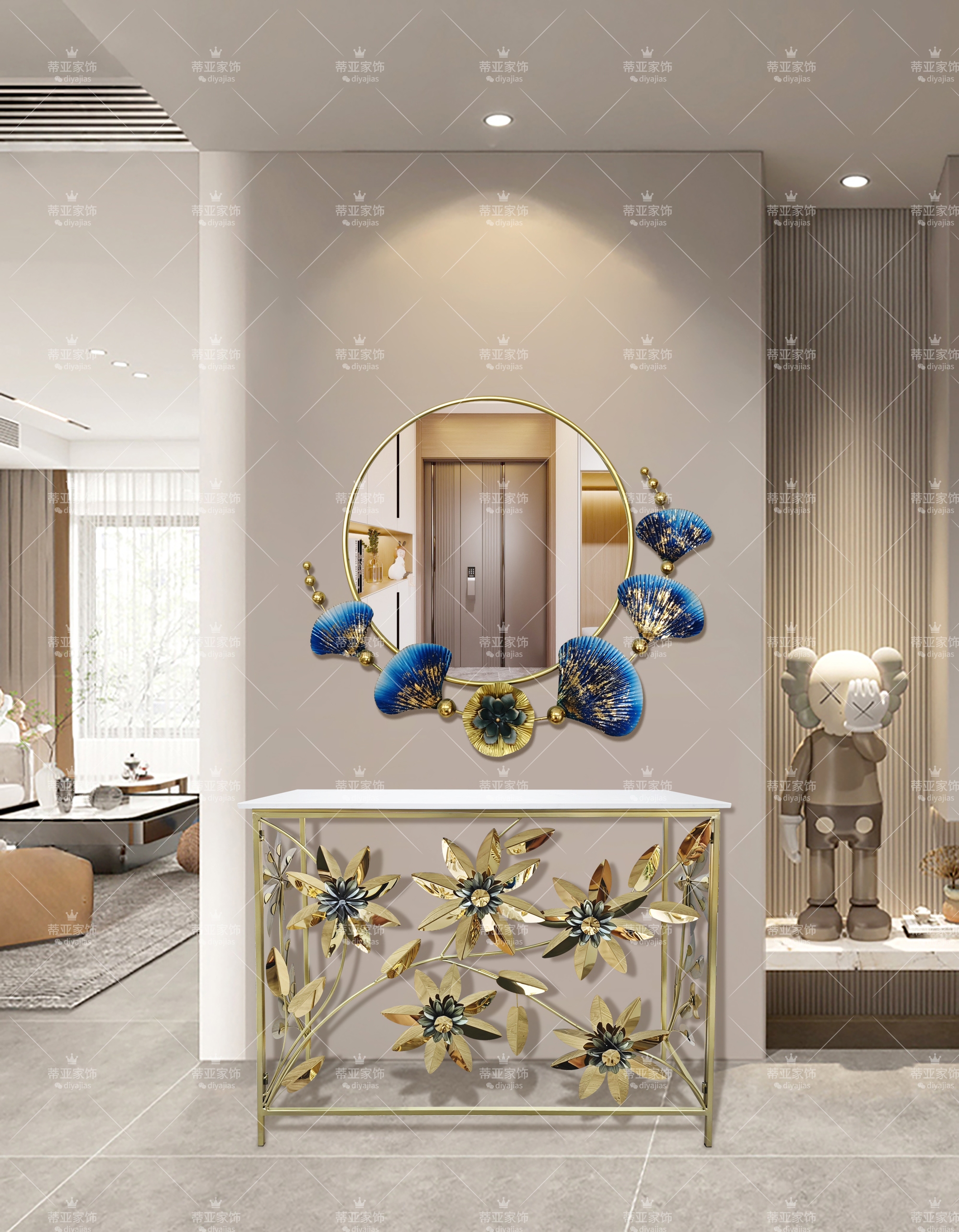 Blue-eyed entrance mirror set: Round gold-framed mirror, blue and gold fan-shaped decorative ironwork mirror details Picture
