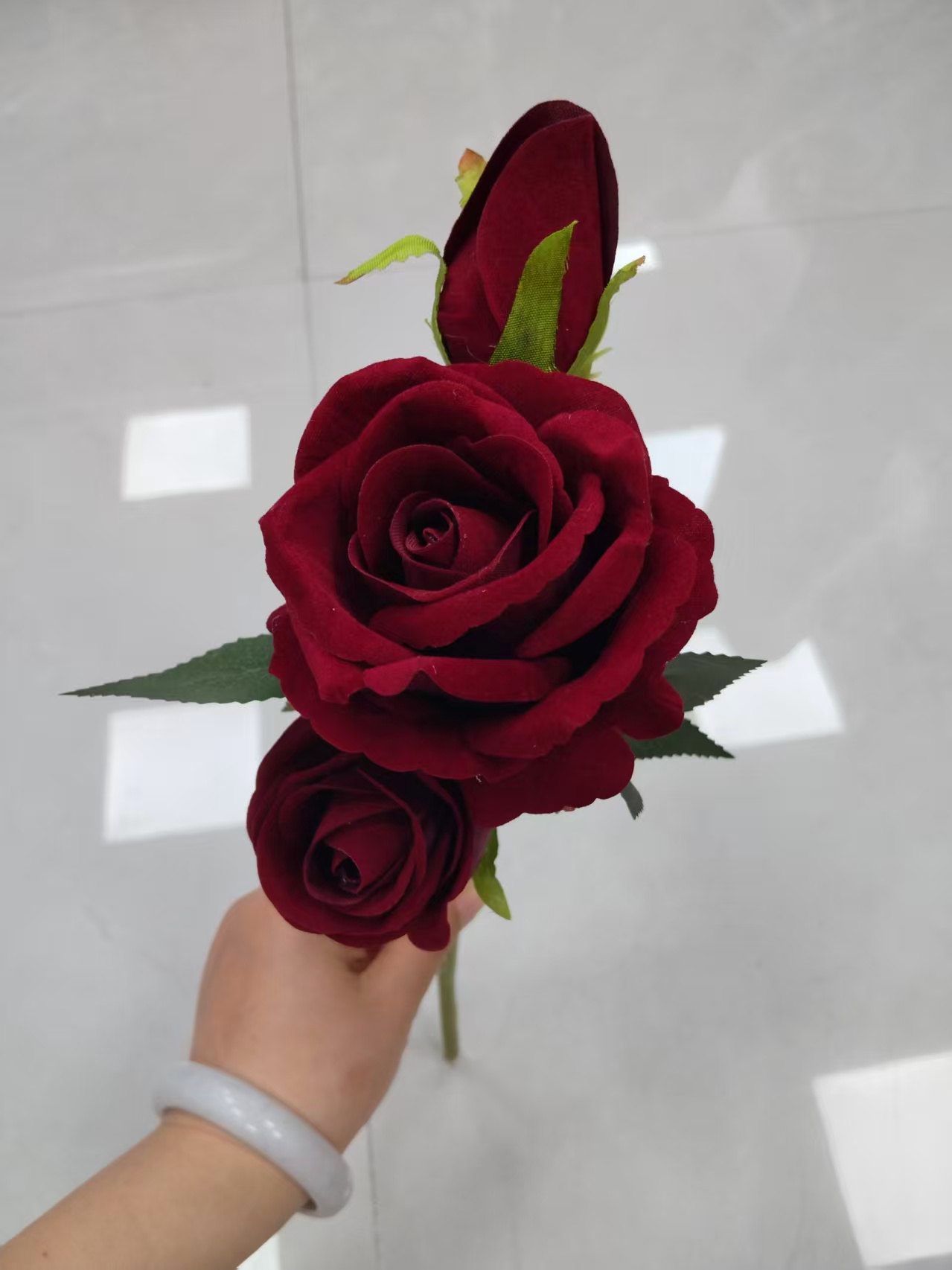 Simulated 1 flower bud 1, velvet cloth round rose bouquet manufacturer wholesale, lace wrapped rose, plastic flower, artificial flower, silk flower, artificial flower, wedding indoor and outdoor DIY decorative flower, shooting props in stock, replenishing cabinet Specification image