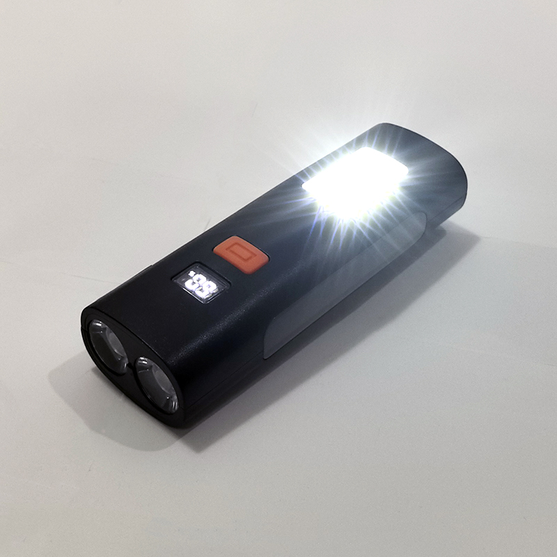 528USB charging digital display plastic bicycle headlight, strong side light, bicycle headlight, night cycling mountain bike lighting lamp, flashlight Application Scenario