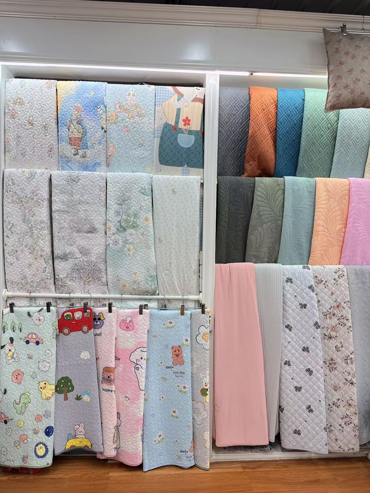 Pujiang Kaisalan Home Textile Co., LTD describe pic - 3