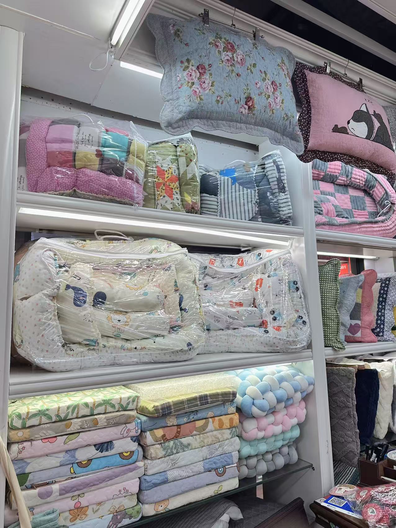 Pujiang Kaisalan Home Textile Co., LTD describe pic - 5