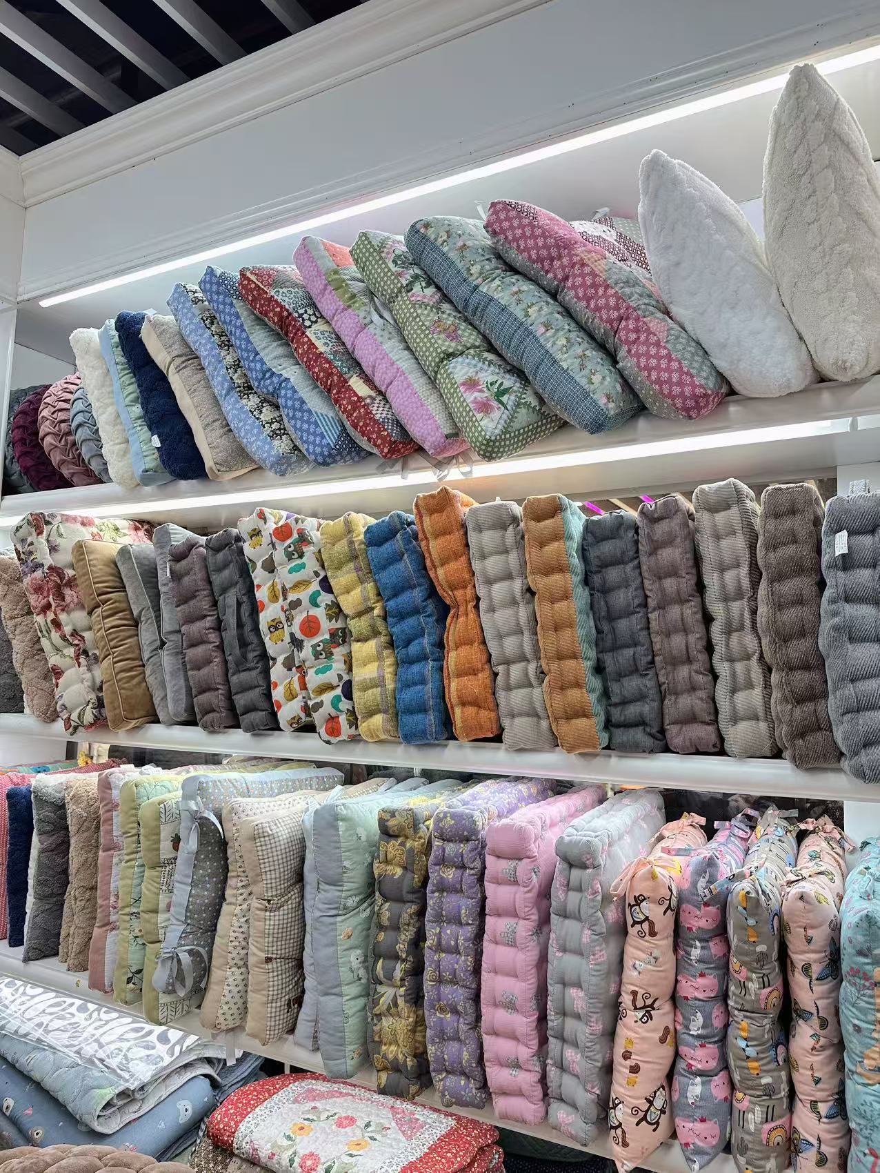 Pujiang Kaisalan Home Textile Co., LTD describe pic - 4