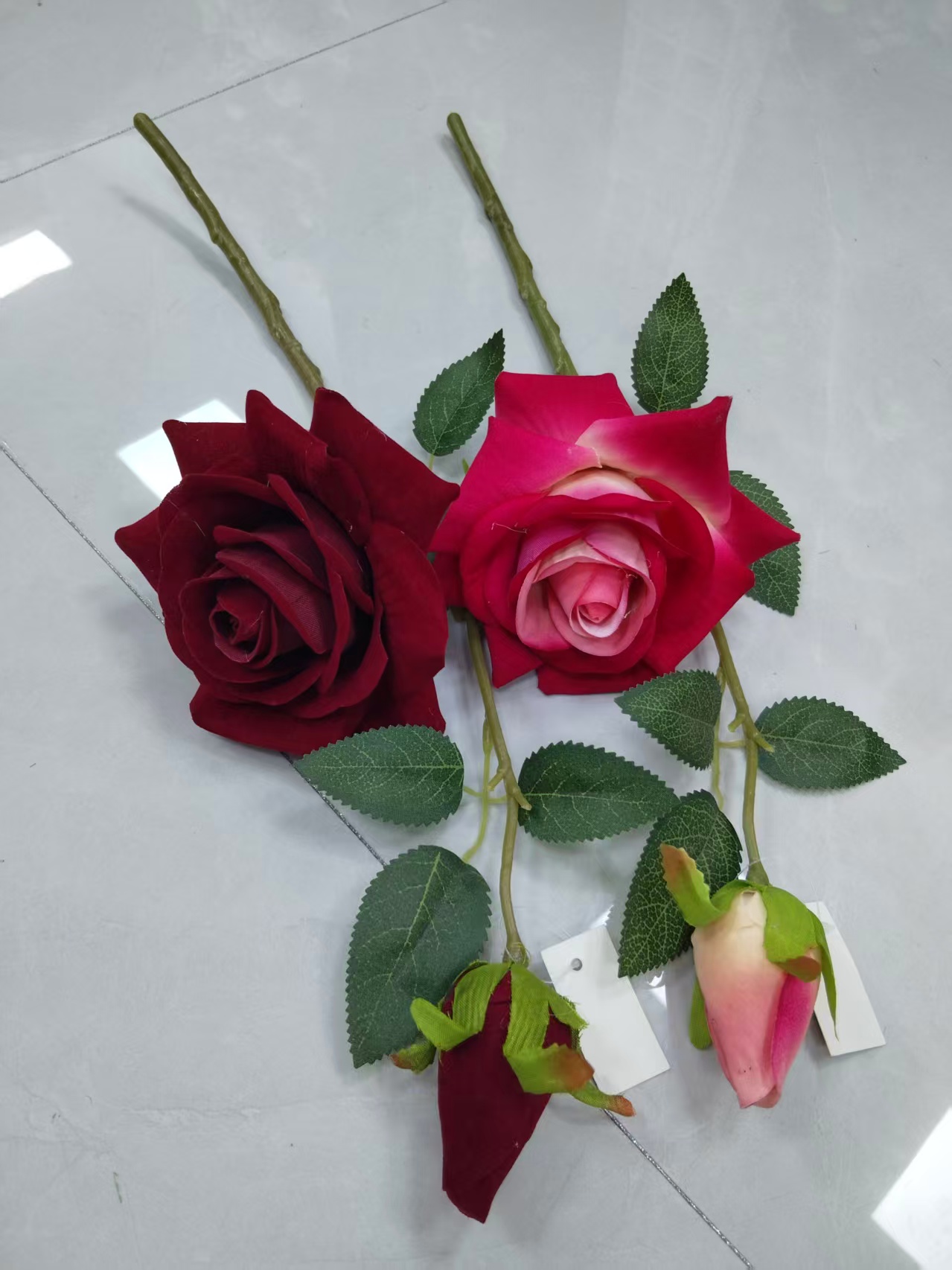 Simulated 1 flower 1 bud velvet fabric rolled edge rose plastic flower rose bouquet manufacturer wholesale lace wrapped rose plastic flower artificial flower silk flower artificial flower wedding indoor and outdoor DIY decorative flower shooting props in stock replenishment cabinet Specification image