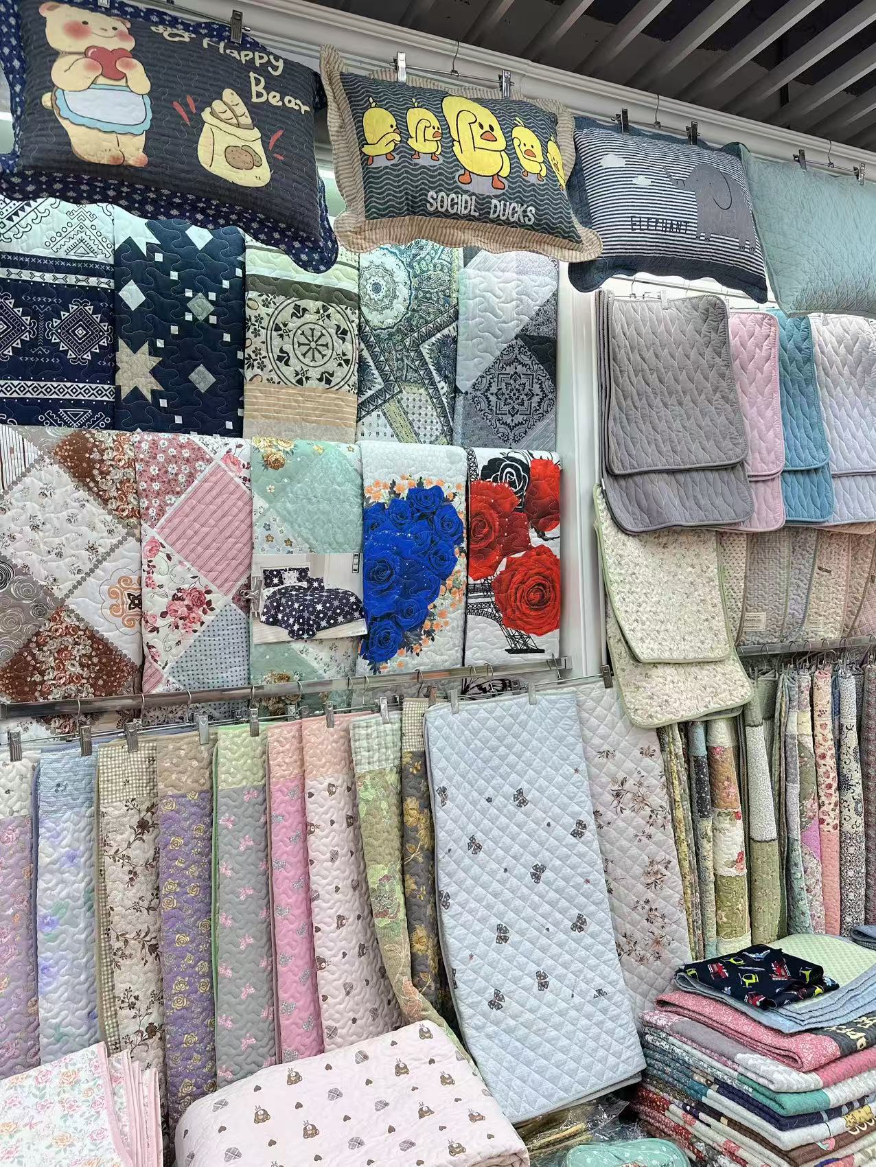 Pujiang Kaisalan Home Textile Co., LTD describe pic - 8