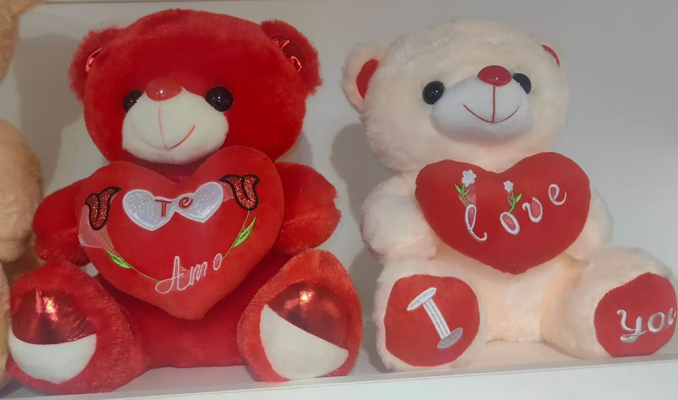 Cross-border rose teddy bear dolls, flower holding teddy bear dolls, bear plush toys, Valentine's Day gift wholesale agency Application Scenario