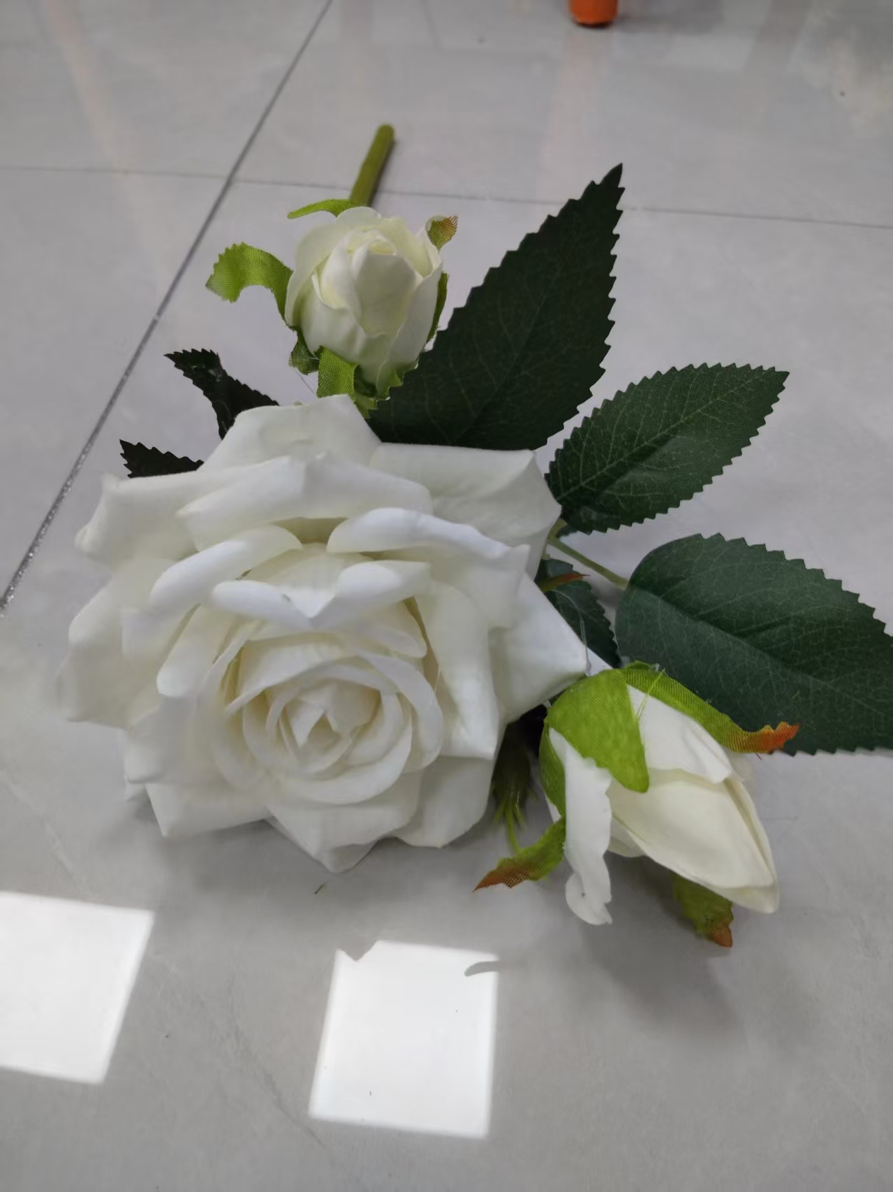 Simulation 1 flower 2 buds velvet fabric diamond rose plastic flower rose bouquet manufacturer wholesale lace wrapped rose plastic flower artificial flower silk flower artificial flower wedding indoor and outdoor DIY decorative flower shooting props in stock replenishment cabinet Specification image