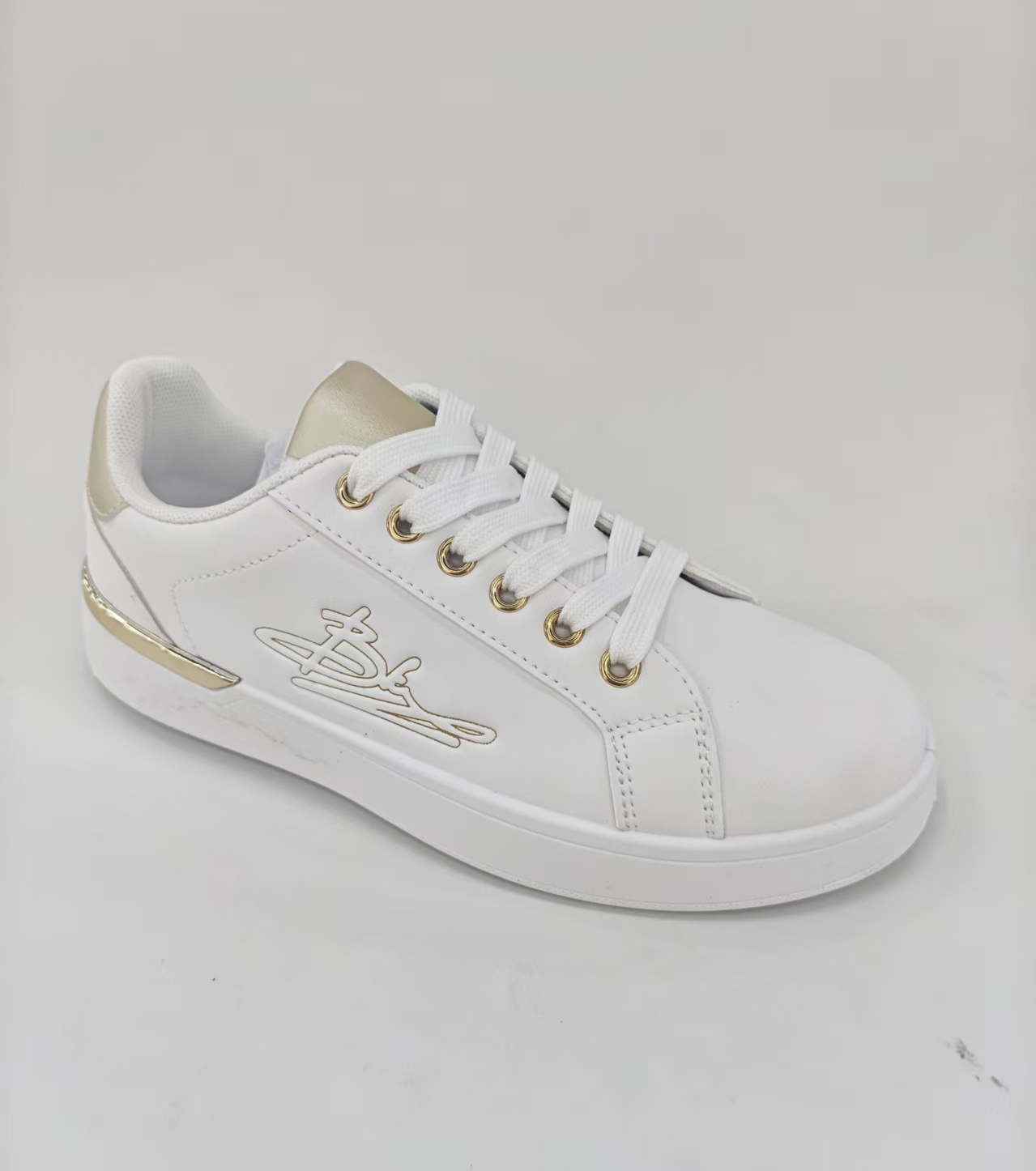 Women's summer casual sports shoes are breathable, comfortable, lightweight and wear-resistant full figure
