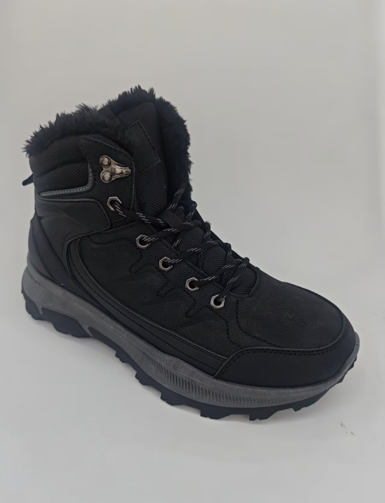 Lightweight, anti-slip, wear-resistant and breathable hiking sports shoes for autumn and winter, comfortable and durable for men full figure