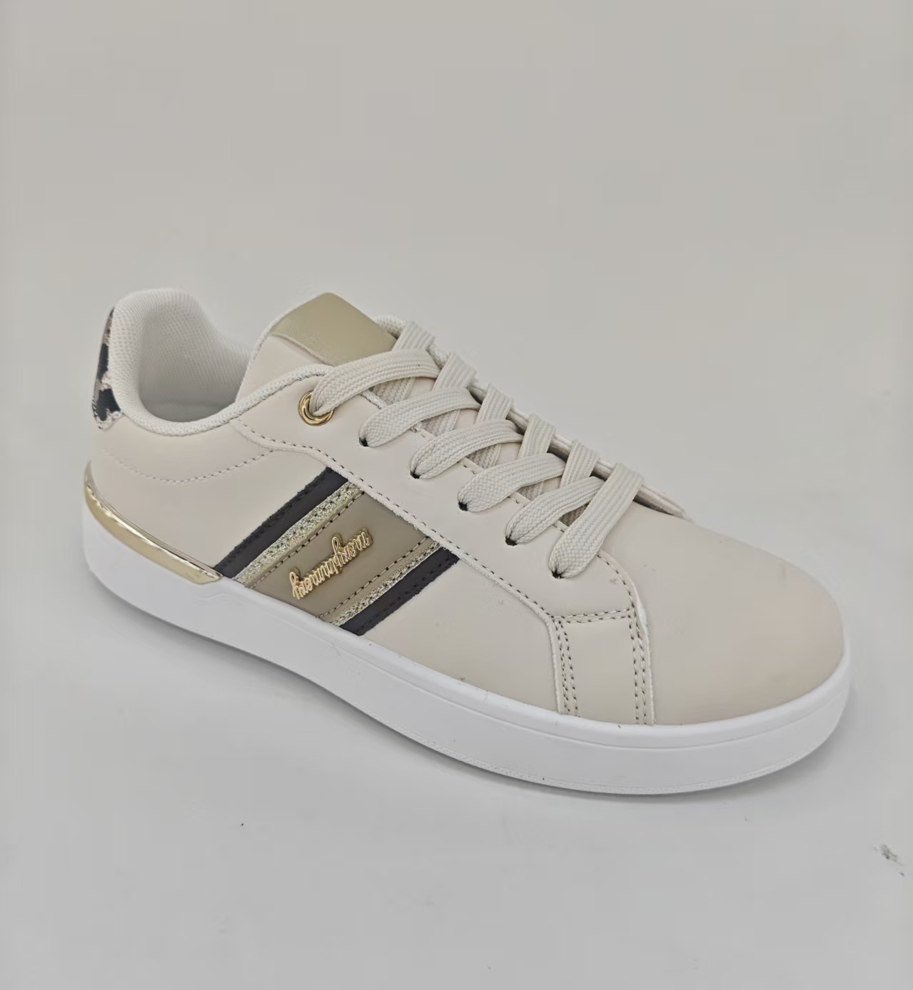 Women's summer casual sports shoes are breathable, comfortable and versatile for daily use Application Scenario