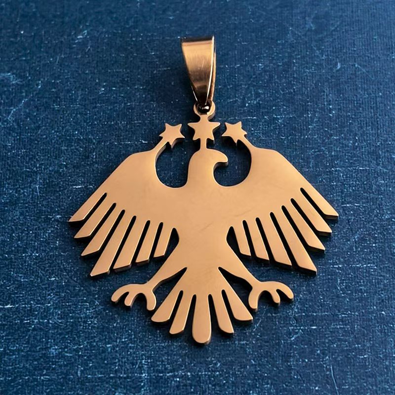 Cross-border foreign trade titanium steel stainless steel eagle pendant necklace Animal sky eagle DIY jewelry accessories fashionable, individual and trendy