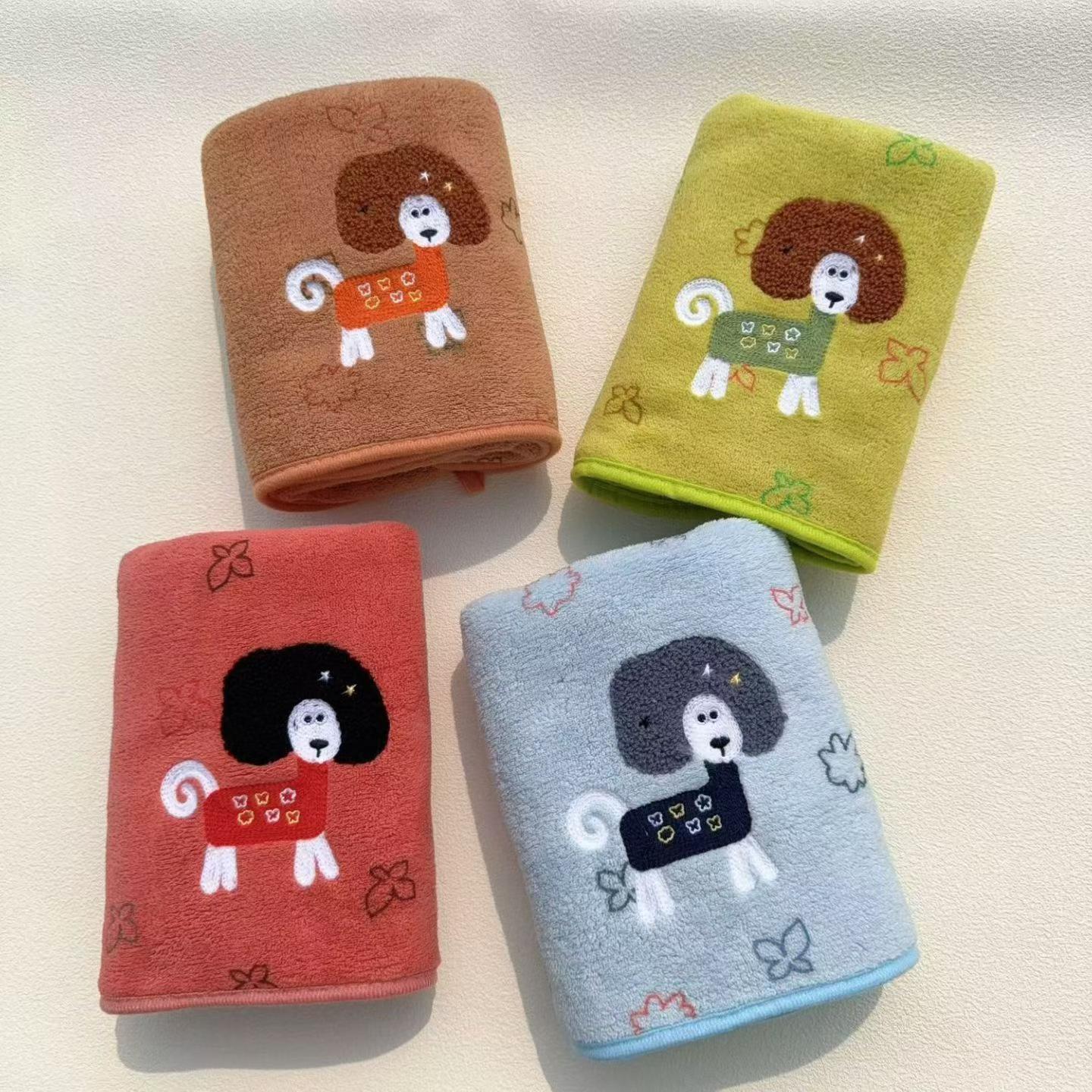 The coral fleece bath towel is made of polyester fabric and features a variety of water-absorbing cartoon patterns Application Scenario