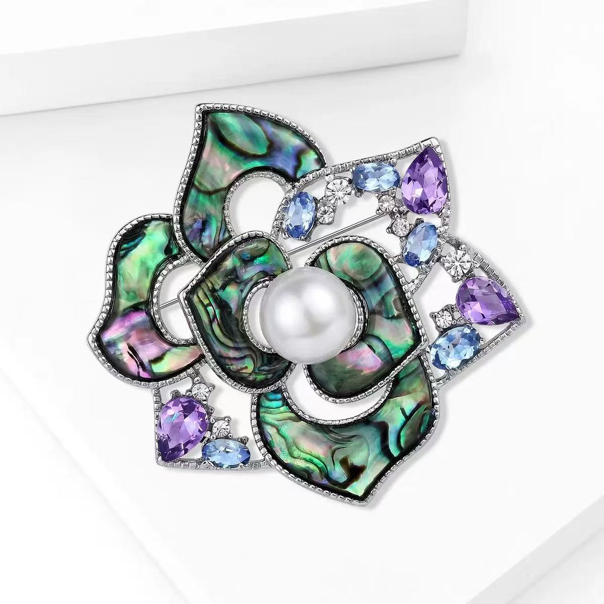 High-end abalone, shell and rose brooch, creative women's suit brooch accessory pin details Picture