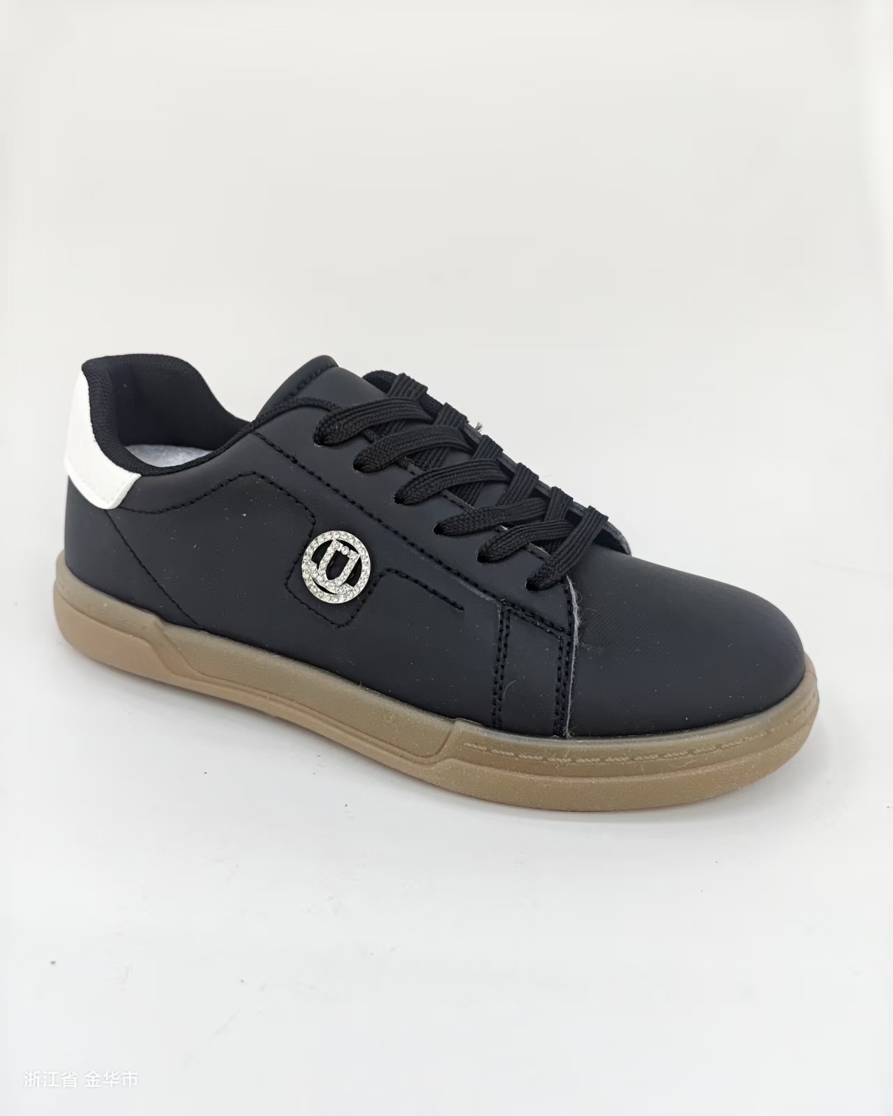 Sports shoes are breathable, lightweight, comfortable and versatile for daily use Application Scenario