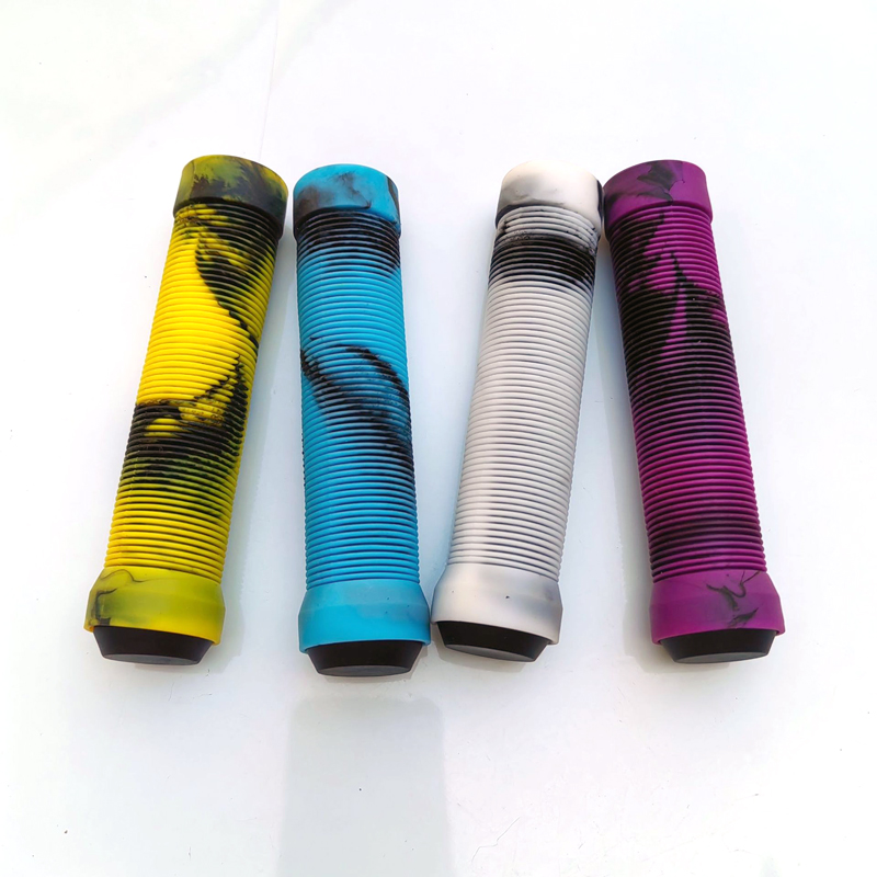 BT-025, 029 dual-color ribbed rubber handlebar covers, bicycle handlebar covers, folding road bicycle handlebar covers, bicycle grip, double-way handlebar covers, grip details Picture